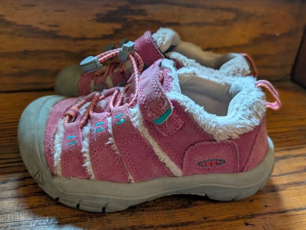 Newport Fuzzy KEEN Shoes Girls 13 Pink Adjustable Sneakers Warm